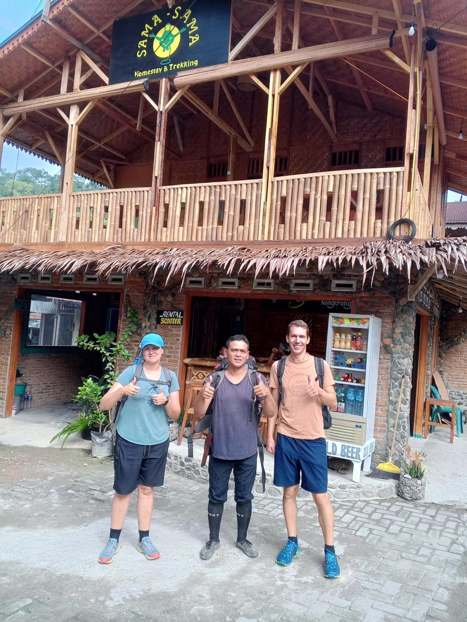 Sama Sama Homestay & Trekking Only Stay Here Book Trekking And Transport With Us Bukit Lawang Bagian luar foto