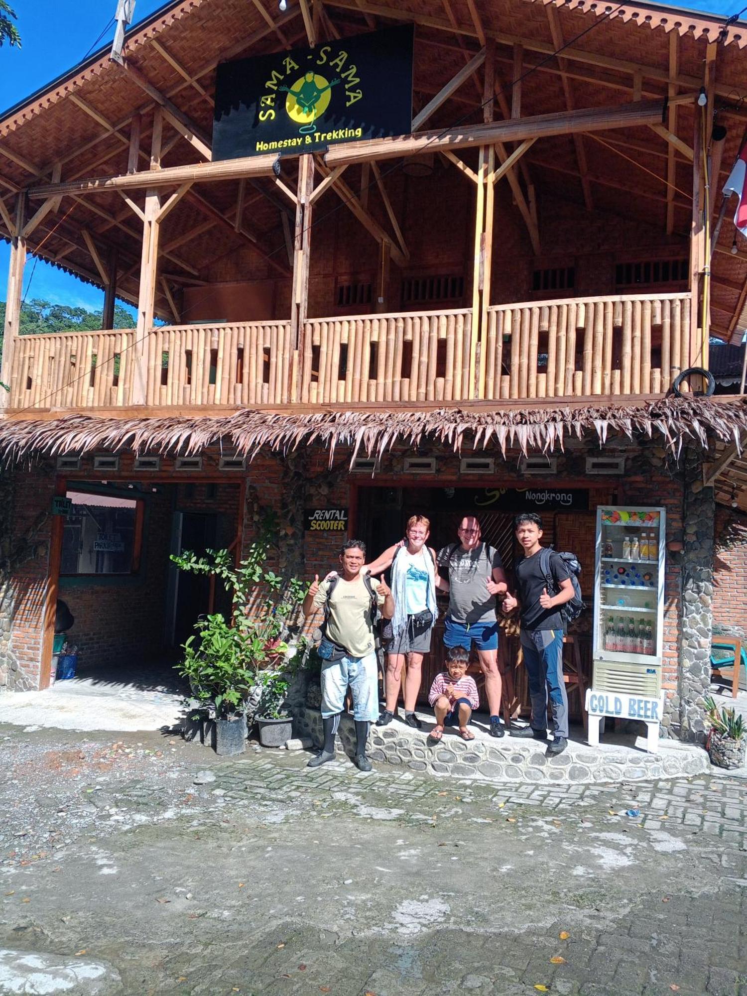 Sama Sama Homestay & Trekking Only Stay Here Book Trekking And Transport With Us Bukit Lawang Bagian luar foto