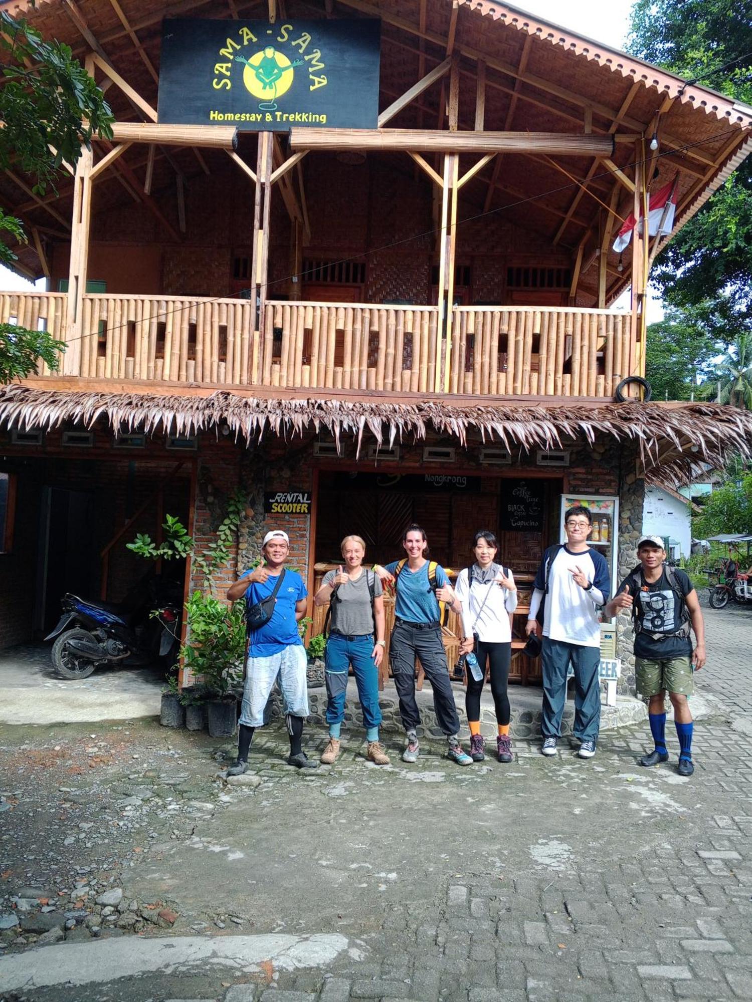 Sama Sama Homestay & Trekking Only Stay Here Book Trekking And Transport With Us Bukit Lawang Bagian luar foto