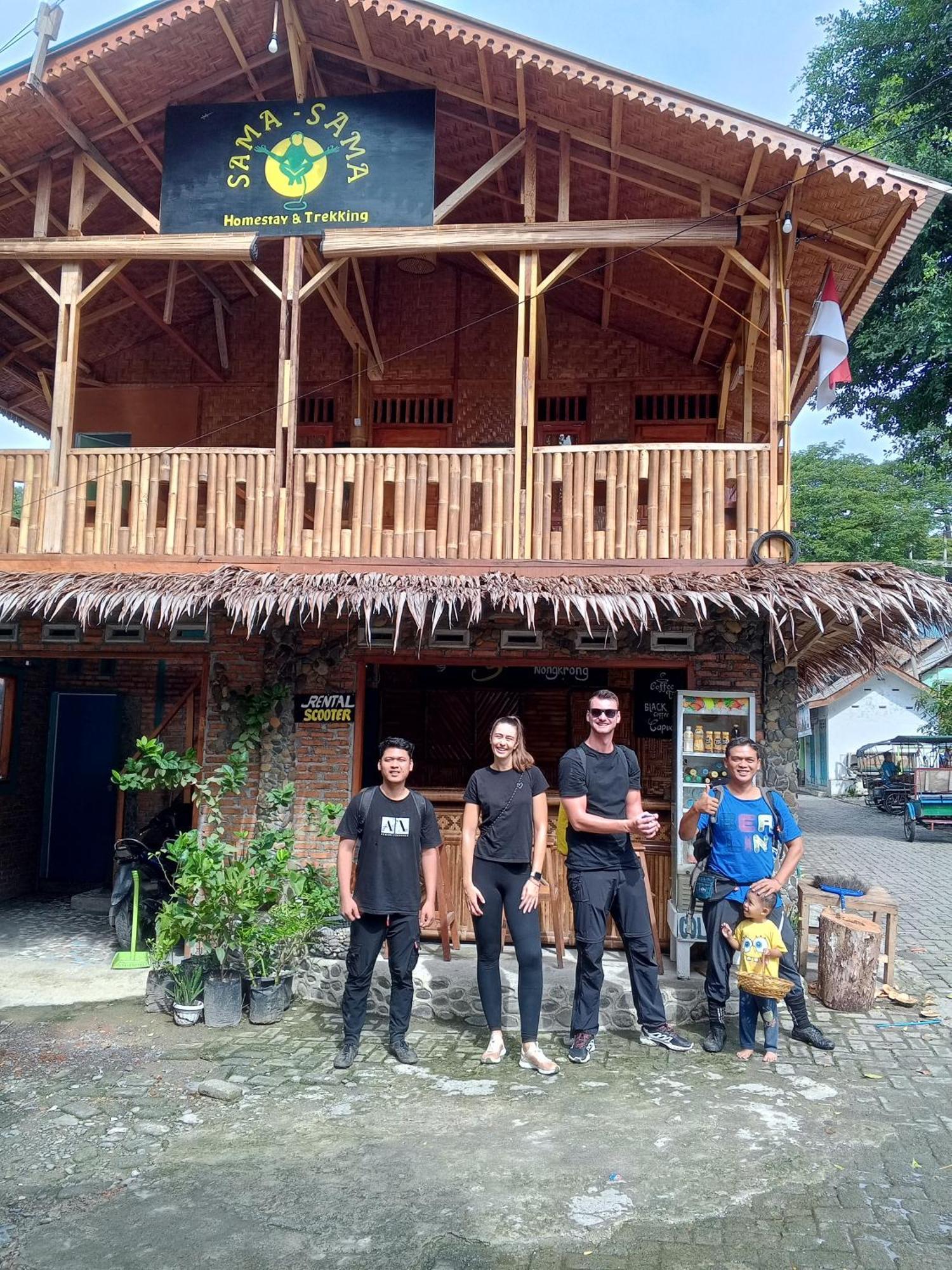 Sama Sama Homestay & Trekking Only Stay Here Book Trekking And Transport With Us Bukit Lawang Bagian luar foto
