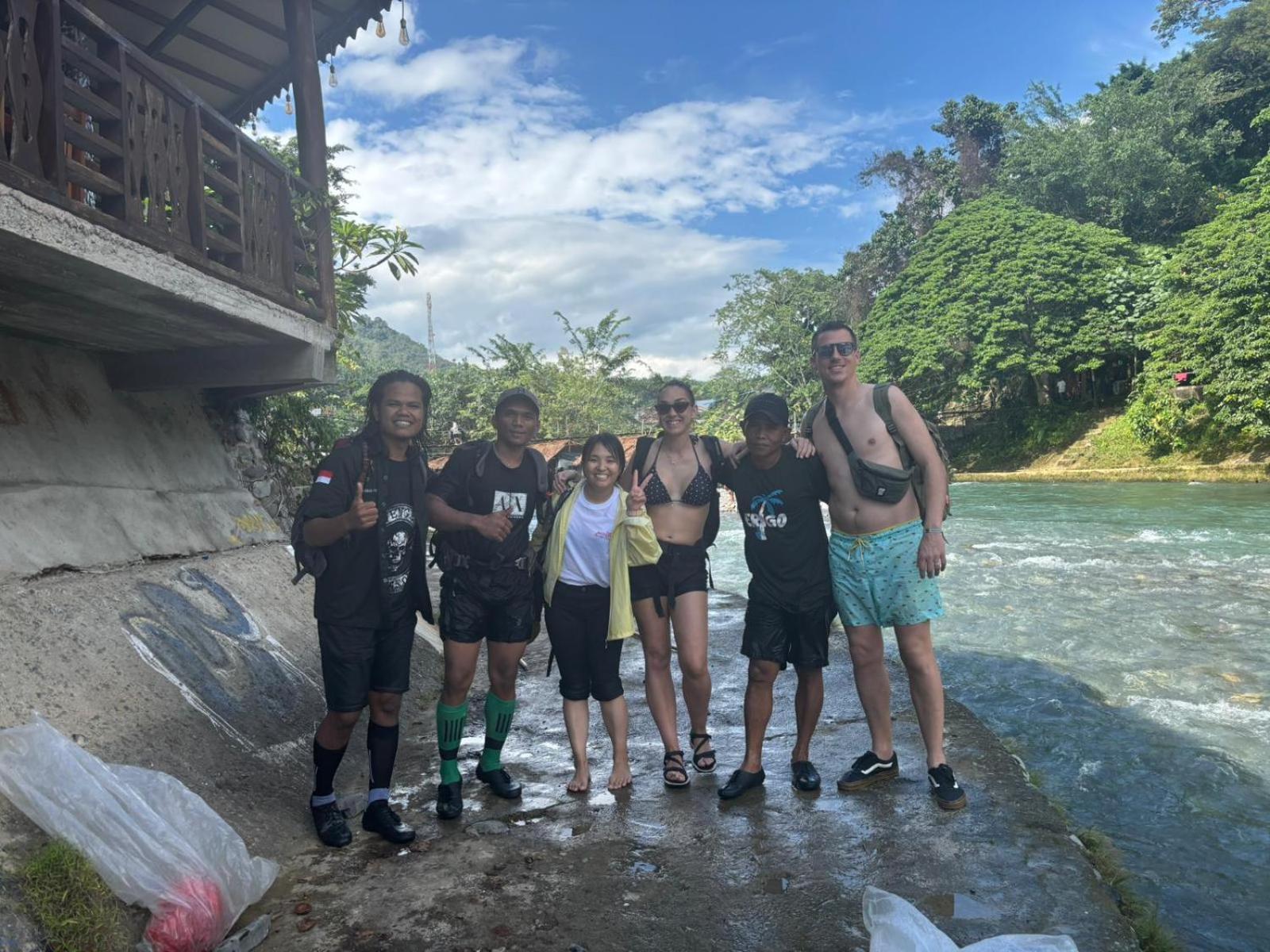 Sama Sama Homestay & Trekking Only Stay Here Book Trekking And Transport With Us Bukit Lawang Bagian luar foto