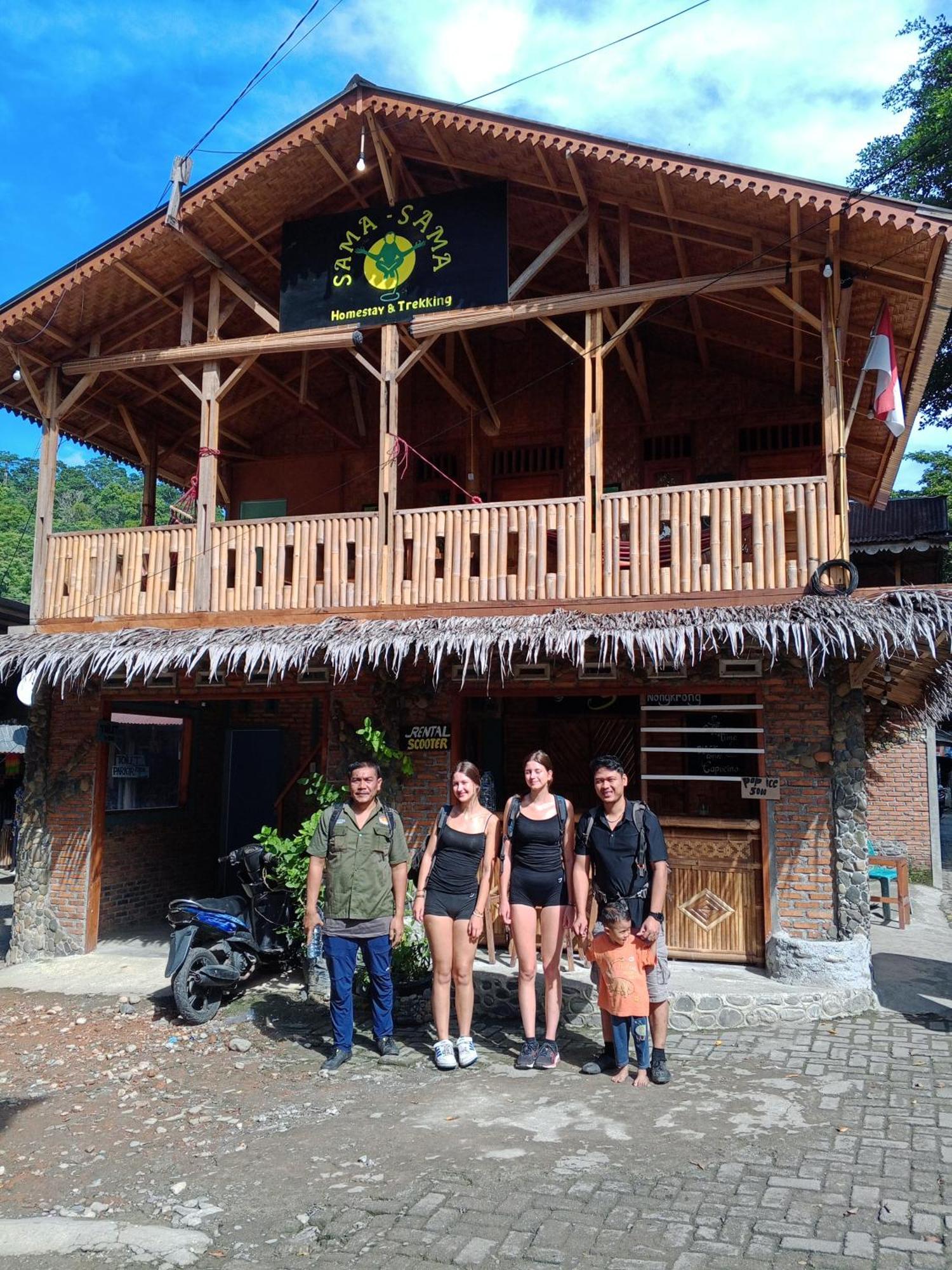 Sama Sama Homestay & Trekking Only Stay Here Book Trekking And Transport With Us Bukit Lawang Bagian luar foto