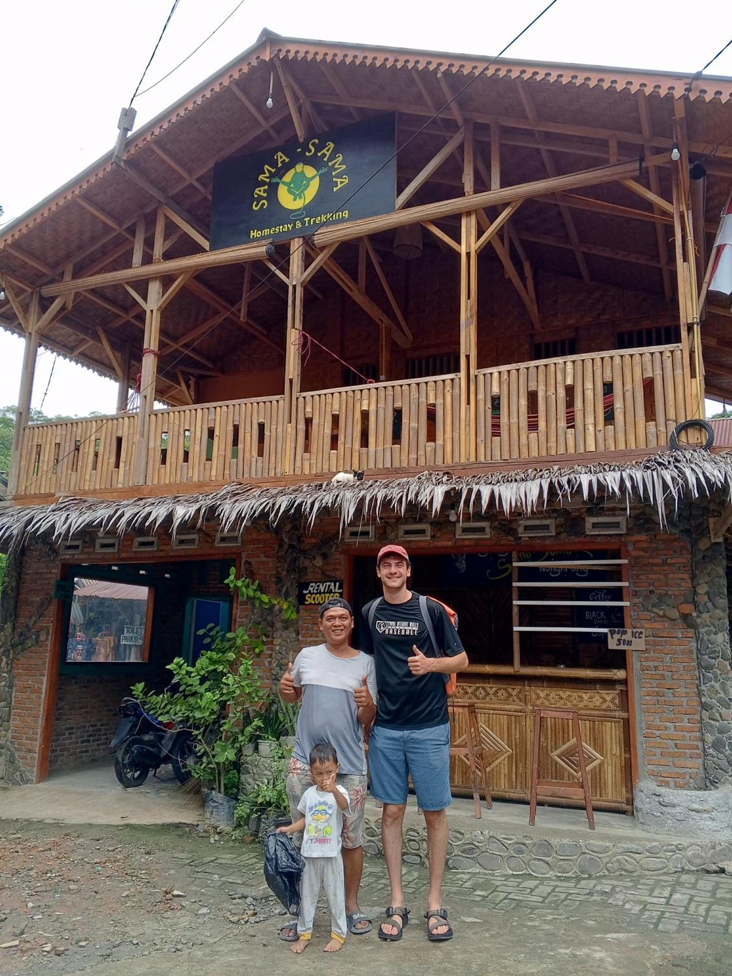 Sama Sama Homestay & Trekking Only Stay Here Book Trekking And Transport With Us Bukit Lawang Bagian luar foto