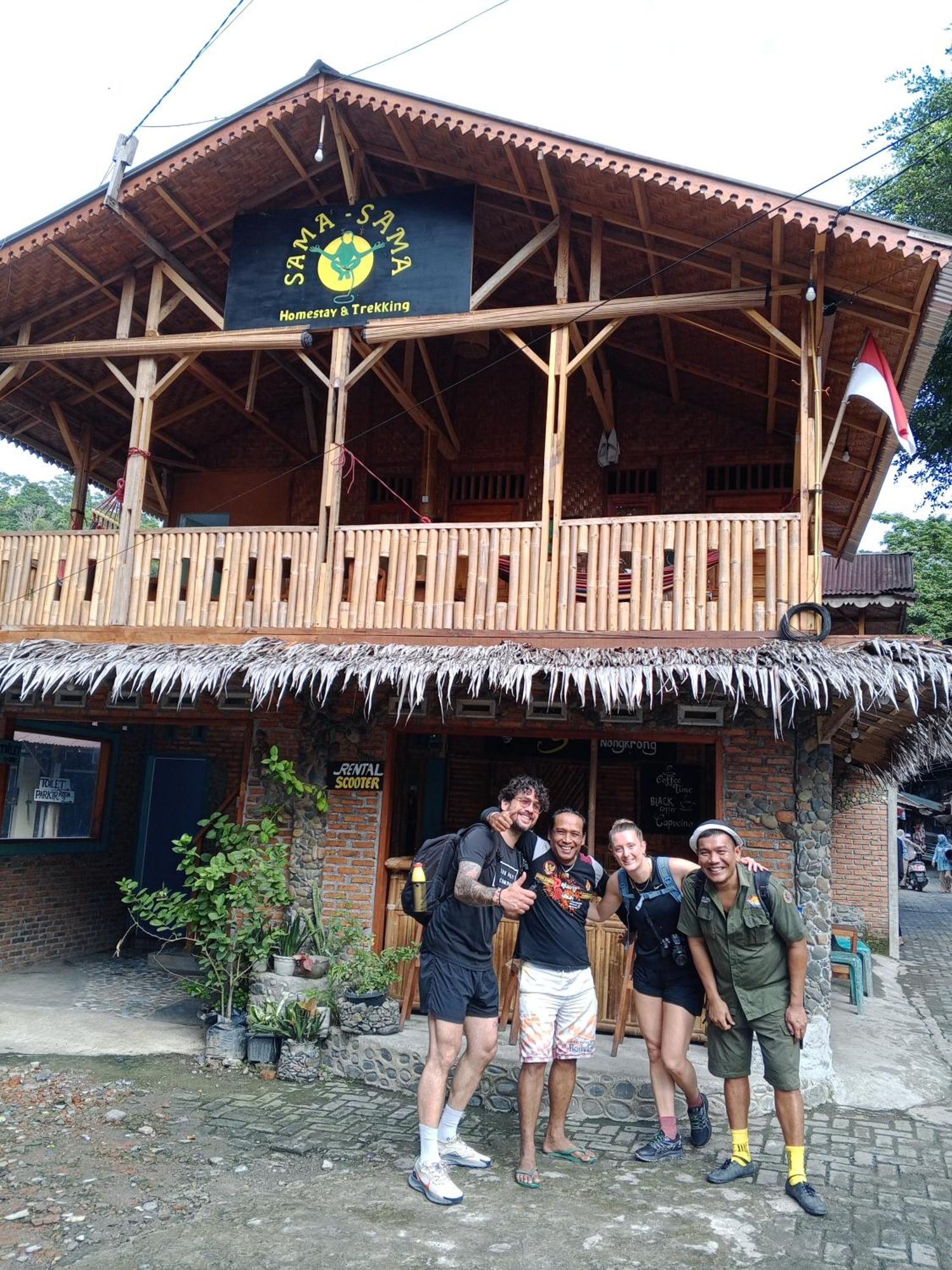 Sama Sama Homestay & Trekking Only Stay Here Book Trekking And Transport With Us Bukit Lawang Bagian luar foto