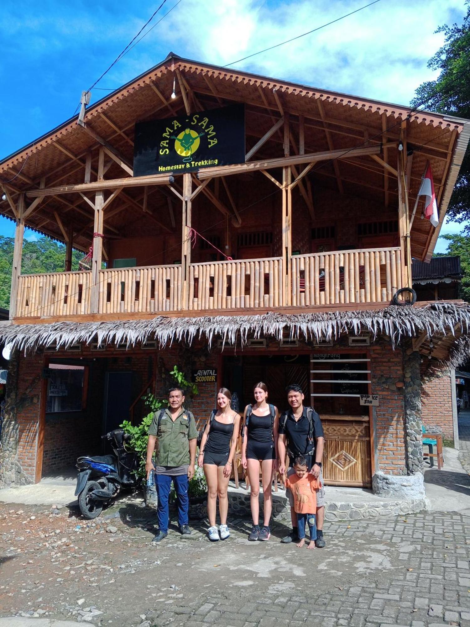 Sama Sama Homestay & Trekking Only Stay Here Book Trekking And Transport With Us Bukit Lawang Bagian luar foto